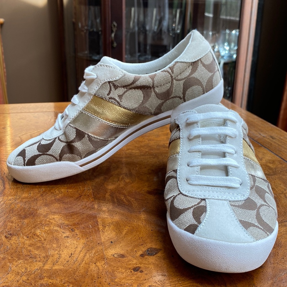 Womens coach shoes size 7M